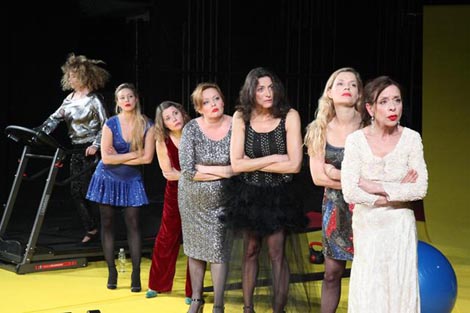 Zagrebačko kazalište mladih: Kako smo preživjele (po motivima eseja Slavenke Drakulić i pričama glumica), red. Dino Mustafić