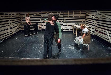 MESS – Scena Mess, Sarajevo: Team B.A.D., Kokoš, red. Selma Spahić