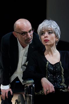 Hrvatsko narodno kazalište u Zagrebu: Mate Matišić, Ljudi od voska, red. Janusz Kica