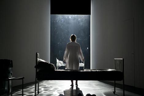 Zagrebačko kazalište mladih: Sarah Kane, 4.48 Psihoza, red. Božidar Violić