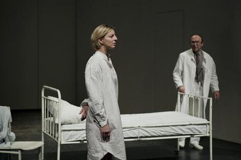 Zagrebačko kazalište mladih: Sarah Kane, 4.48 Psihoza, red. Božidar Violić