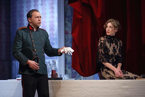 Gradsko dramsko kazalište Gavela, Zagreb: Anton Pavlovič Čehov, Tri sestre, red. Slobodan Unkovski