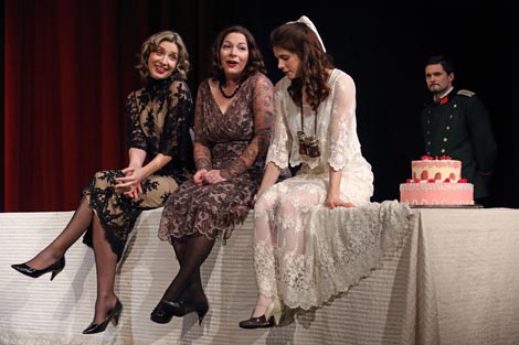 Gradsko dramsko kazalište Gavela, Zagreb: Anton Pavlovič Čehov, Tri sestre, red. Slobodan Unkovski